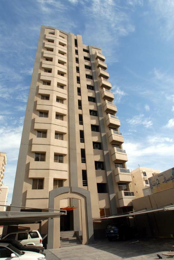 Code Housing M H - Family Only Kuwait City Exterior foto